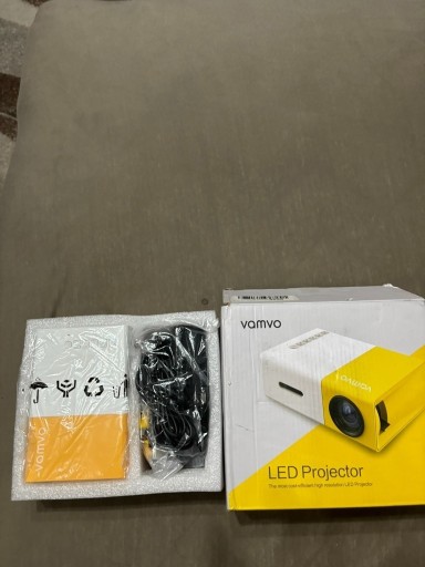 Zdjęcie oferty: Projektor LCD Vamvo YG300 PRO biały
