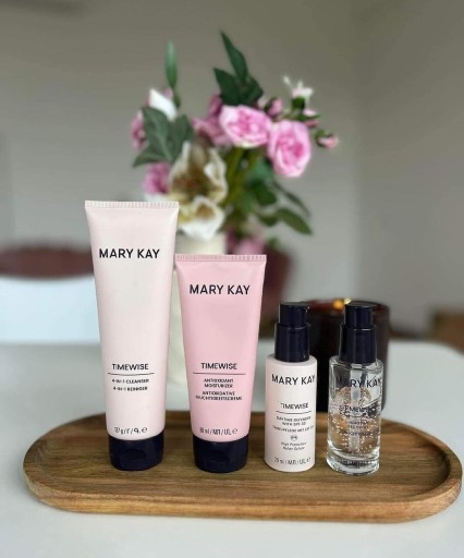 Zdjęcie oferty: Cudowny Zestaw Time Wise Sucha/Normalna Mary Kay 