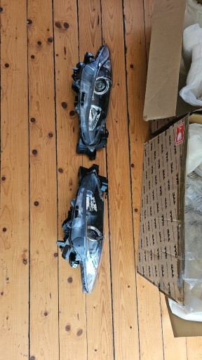 Zdjęcie oferty: Reflektor soczewkowy mazda III L+P