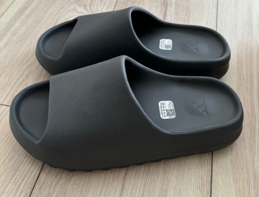 Zdjęcie oferty: Yeezy slide granit 43