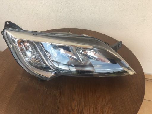 Zdjęcie oferty: Reflektor prawy Fiat Ducato  2019 LED