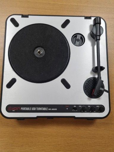 Zdjęcie oferty: Przenośny gramofon ION iPTUSB, baterie,zasilacz, wbudowany głośnik, USB