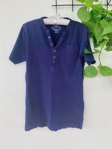 Zdjęcie oferty: Męski t-shirt z guzikami 