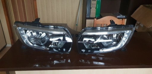 Zdjęcie oferty: Reflektor sandero II lift