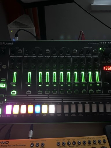Zdjęcie oferty: Roland TR-8 Expansion Pack + statyw