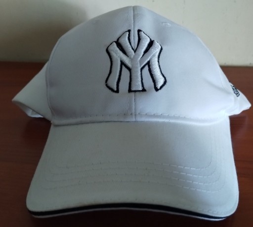 Zdjęcie oferty: Biała czapka z daszkiem bejsbolówka MY unisex