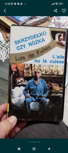 Zdjęcie oferty: Luis De Funes Skrzydełko czy nóżka VHS lektor pol