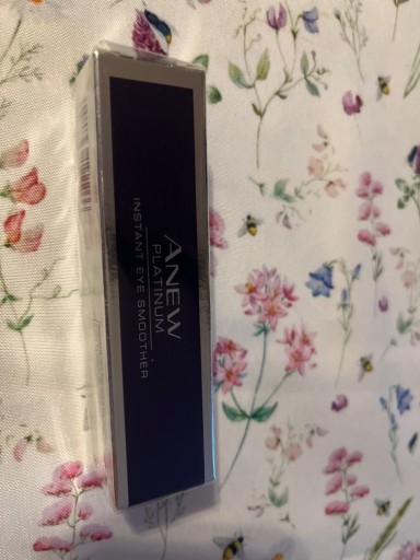 Zdjęcie oferty: Avon anew korektor okolic oczu 