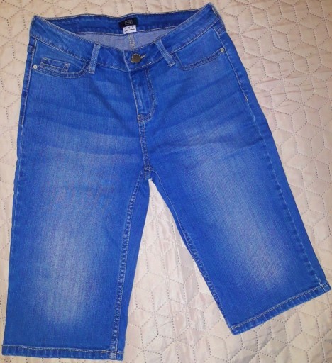 Zdjęcie oferty: Spodnie jeansowe do kolan damskie 36