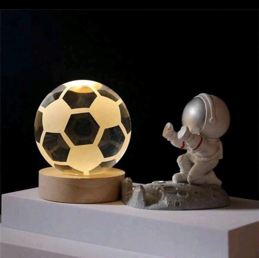 Zdjęcie oferty: Oświetlana Kula 3D z Motywem Piłki Nożnej 