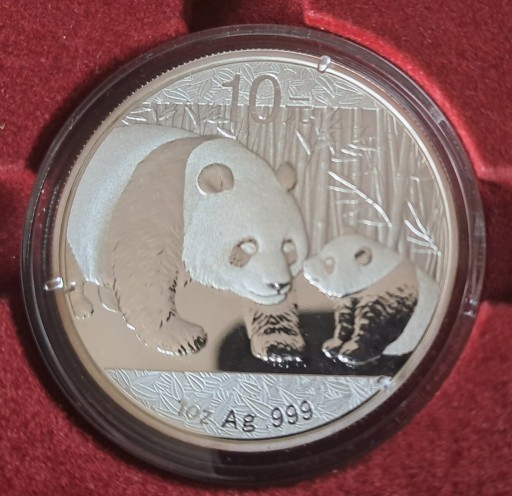 Zdjęcie oferty: 10 Yuan 2011 srebro