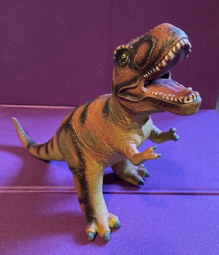 Zdjęcie oferty: Tyranozaur figurka gumowy duży 38cm