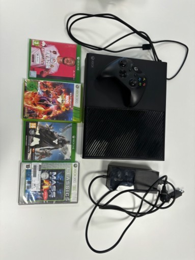 Zdjęcie oferty: Xbox one 1TB z 1 padem i 4 grami