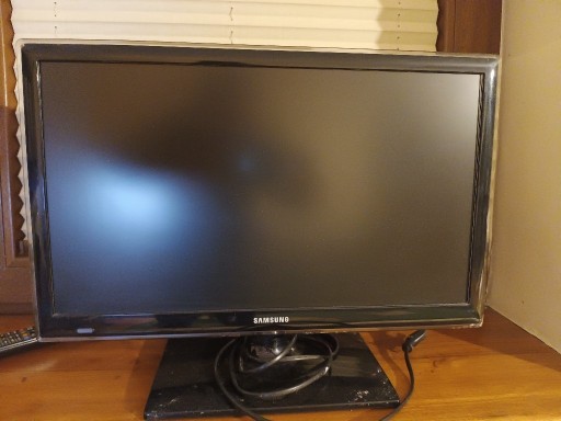 Zdjęcie oferty: Telewizor Samsung 22" UE22ES5400