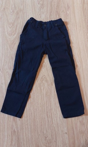 Zdjęcie oferty: Eleganckie spodnie dla chłopca 110