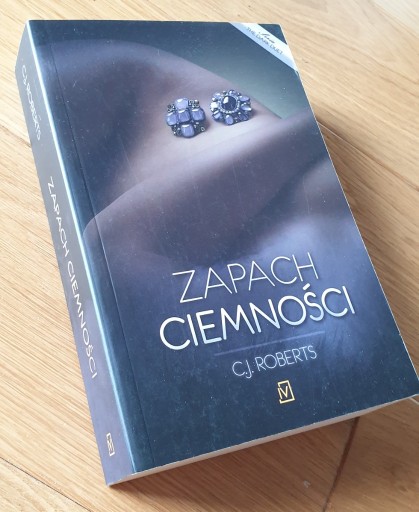 Zdjęcie oferty: Książka "Zapach ciemności" C.J. Roberts