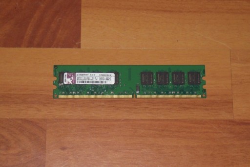 Zdjęcie oferty: Pamięć DDR2 2GB Kingston 800MHz (PC2-6400)