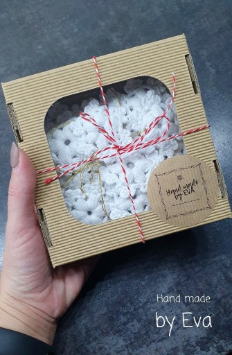 Zdjęcie oferty: Małe śnieżynki na choinkę. Zestaw 18szt w pudełku