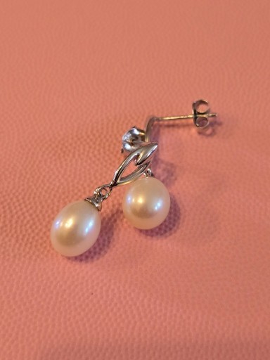 Zdjęcie oferty: Srebrne kolczyki z perłą