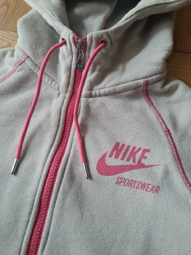 Zdjęcie oferty: Bluza rozpinana z kapturem marki NIKE, r. XS/S