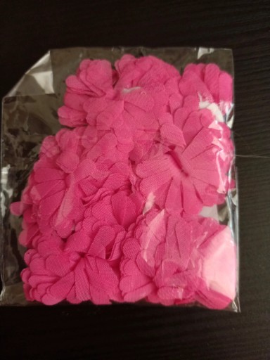 Zdjęcie oferty: Kwiatki do przyklejania aplikacji różowe
