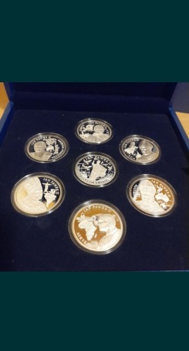 Zdjęcie oferty: Kolekcja Jan Paweł II - Pielgrzym Świata 7 medali