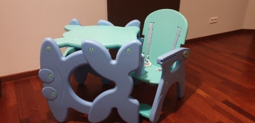 Zdjęcie oferty: Krzesełko do karmienia dzieci, stolik i krzesełko