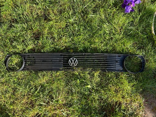 Zdjęcie oferty: Grill atrapa chłodnicy Volkswagen VW Polo 86C oryginał + znaczek