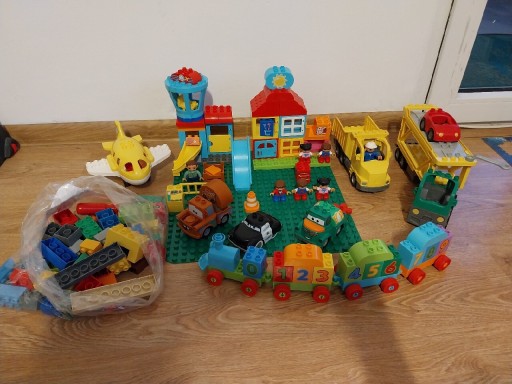 Zdjęcie oferty: Lego duplo lotnisko domek pociag Mega zestaw