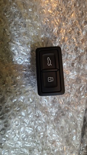 Zdjęcie oferty: Przycisk przełącznik klapy bagażnika a4 a6 q7 a8 