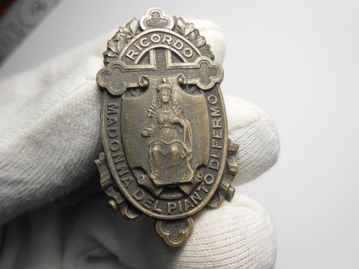 Zdjęcie oferty: Jakaś stara odznaka , sygnowana , Oryginał 100 %