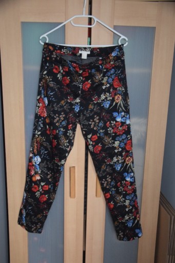 Zdjęcie oferty: H&M spodnie wzorzyste floral kwiaty S