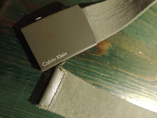 Zdjęcie oferty: Pasek Calvin Klein oliwkowy