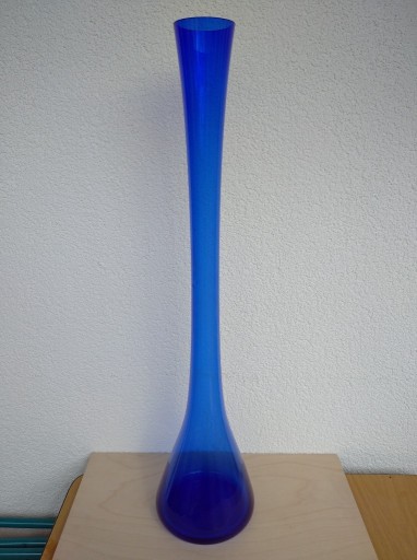 Zdjęcie oferty: Wysoki kobaltowy wazon szklany 