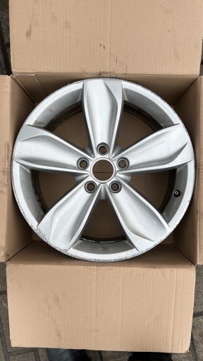 Zdjęcie oferty: Felga aluminiowa Volkswagen 7.0" x 17" 5x112 ET 40