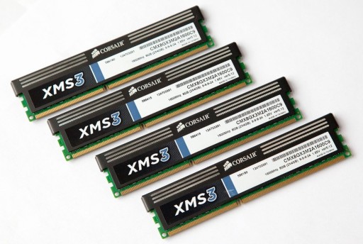 Zdjęcie oferty: Pamięć RAM 16MB Corsair XMS3 2x8 GB (2x4GB) DDR3 