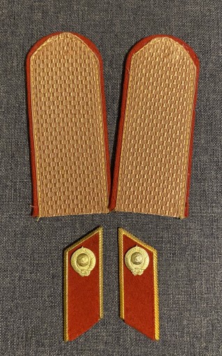 Zdjęcie oferty: Milicyjne pagony, patki, korpusówki ZSRR.