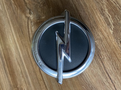 Zdjęcie oferty: Klamka klapy logo bagażnika Opel Corsa E