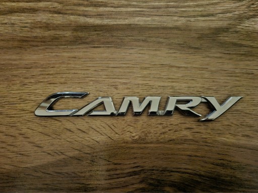Zdjęcie oferty: ORYGINALNY EMBLEMAT ZNACZEK TOYOTA CAMRY 2006-2011 TYLNA KLAPA NAPIS CAMRY
