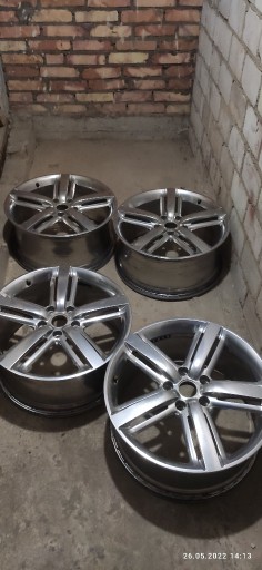 Zdjęcie oferty: Felgi aluminiowe Volkswagen 9.0" x 20" 5x130