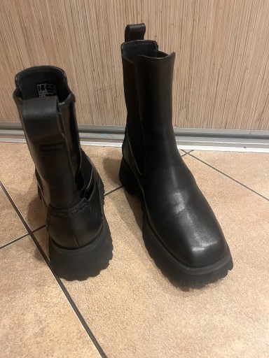 Zdjęcie oferty: Botki Clarks rozmiar 35 - kozaczki zimowe na traktorowej podeszwie