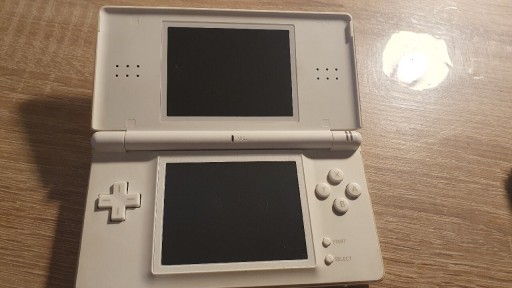 Zdjęcie oferty: Nintendo DS Lite  ślady użytkowania. 