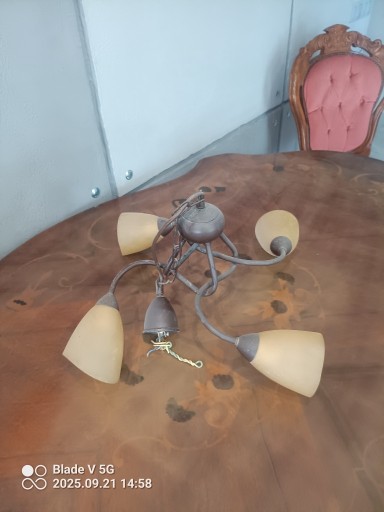 Zdjęcie oferty: Sprzedam używaną lampę