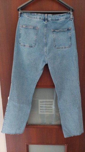 Zdjęcie oferty: Spodnie damskie jeansy Zara jak nowe 38/40