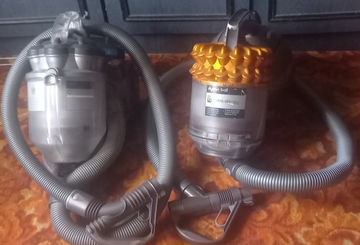 Zdjęcie oferty: Dyson dc52 + Dyson dc 19 odkurzacze firmowe 2-szt