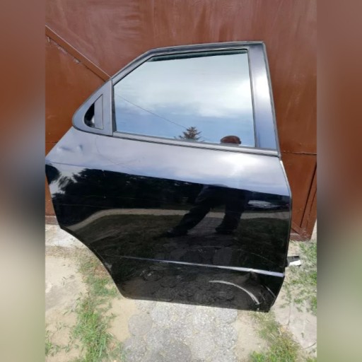 Zdjęcie oferty: Drzwi prawy tył honda civic 8 ufo. Czarne. Komplet