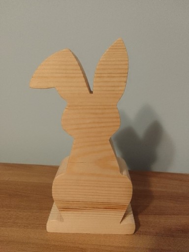 Zdjęcie oferty: Drewniana figurka "mały królik klapnięte ucho"