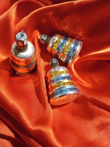 Zdjęcie oferty: Bombka szkło stara zabytek dzwonek ręcznie robiona