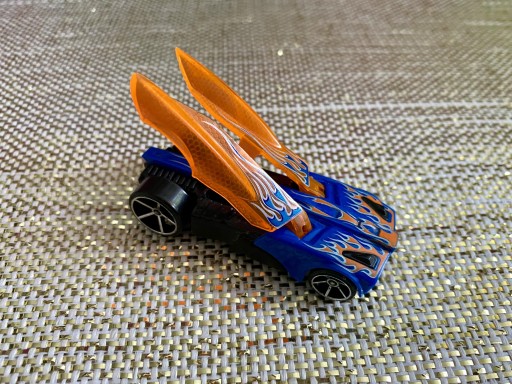 Zdjęcie oferty: UNIKAT samochód Hot Wheels Buzz Bomb Track Stars