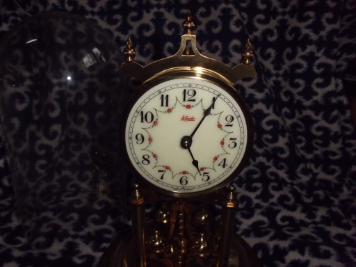 Zdjęcie oferty: Ładny zegar roczny Kundo.